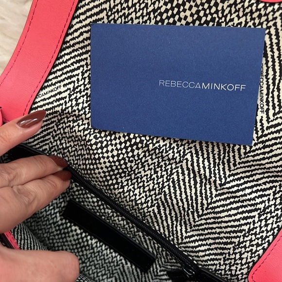 Rebecca Minkoff genuine leather crossbody bag with gold hardware - Picture 5 of 10